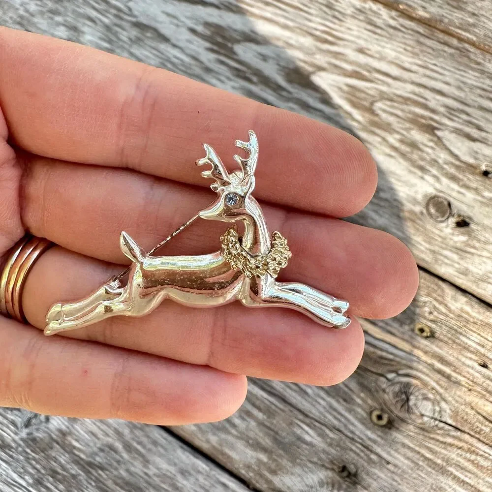 Vintage Jewelry Silver Tone Reindeer brooch pin Christmas jewelry